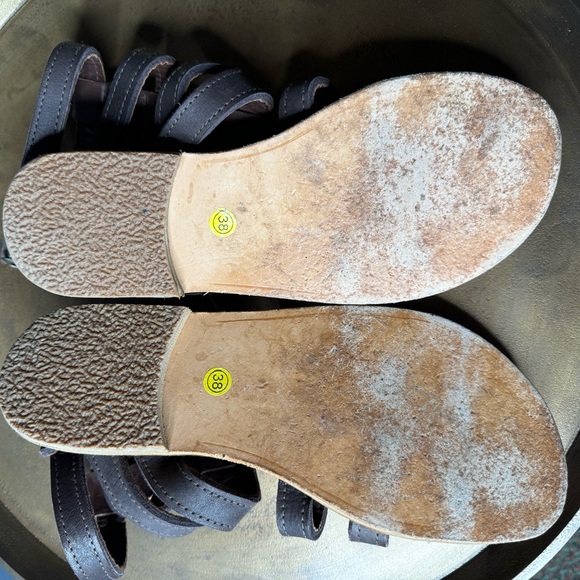 En Shalla Gladiator Sandals - Picture 4 of 10